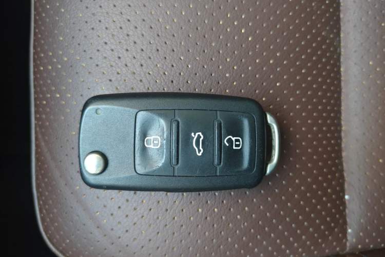 Used Volkswagen Tiguan 2015 1.8TSI Automatic Two-Wheel Drive Luxury Model Vehicle Key