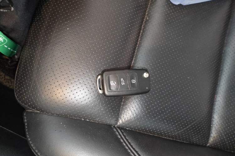 Used Volkswagen Tiguan 2015 1.8TSI Automatic Two-Wheel Drive Luxury Model Vehicle Key