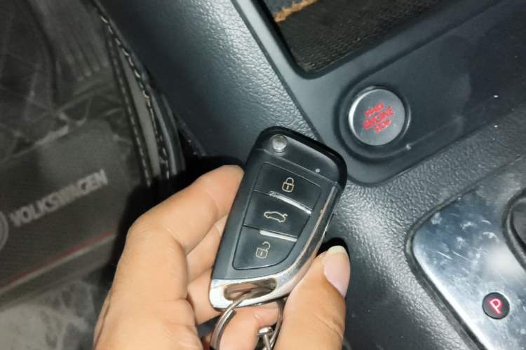 Used Volkswagen Tiguan 2015 1.8TSI Automatic Two-Wheel Drive Luxury Model Vehicle Key