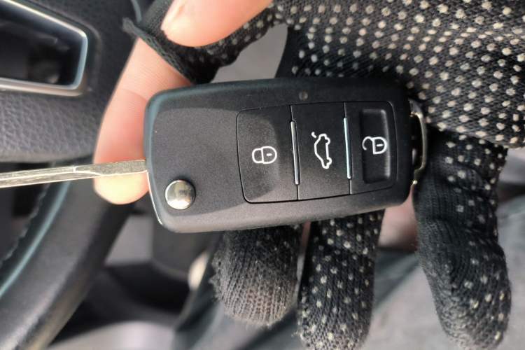 Used Volkswagen Tiguan 2015 2.0 TSI Comfort Edition Vehicle Key