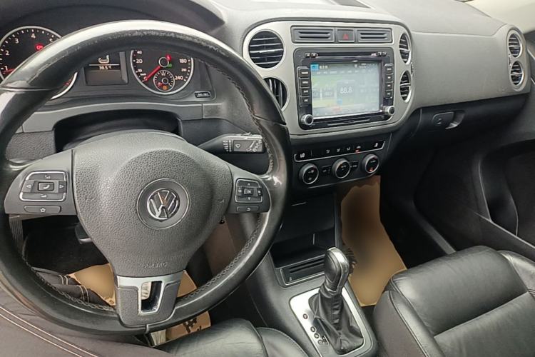Used Volkswagen Tiguan 2015 1.8TSI Automatic Two-Wheel Drive Comfort Edition Center Console