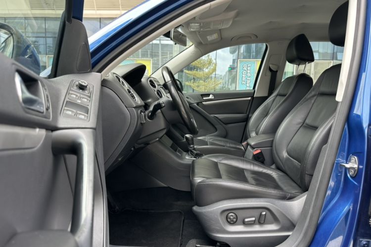 Used Volkswagen Tiguan 2015 1.8TSI Automatic Two-Wheel Drive Comfort Edition Interior 12