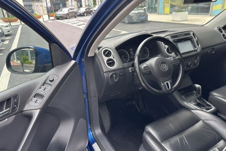 Used Volkswagen Tiguan 2015 1.8TSI Automatic Two-Wheel Drive Comfort Edition Interior 2