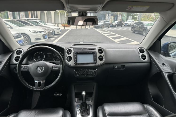 Used Volkswagen Tiguan 2015 1.8TSI Automatic Two-Wheel Drive Comfort Edition Interior 3