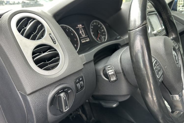 Used Volkswagen Tiguan 2015 1.8TSI Automatic Two-Wheel Drive Comfort Edition Interior 4