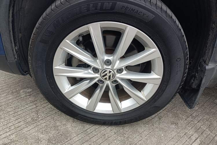 Used Volkswagen Tiguan 2015 1.8TSI Automatic Two-Wheel Drive Comfort Edition Left Front Wheel Hub