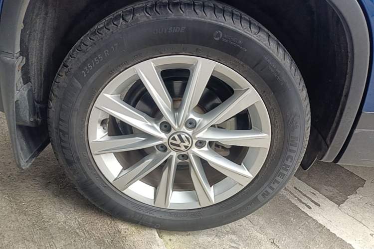 Used Volkswagen Tiguan 2015 1.8TSI Automatic Two-Wheel Drive Comfort Edition Right Rear Wheel Hub