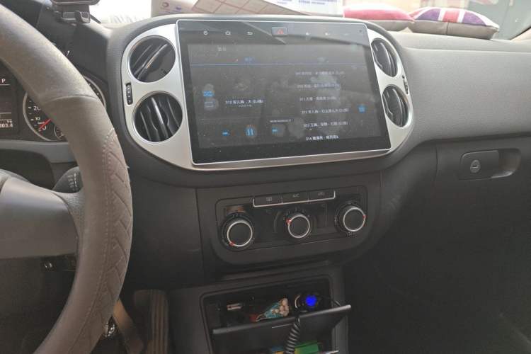 Used Volkswagen Tiguan 2015 1.8TSI Automatic Two-Wheel Drive Trend Edition Audio And AC Panel