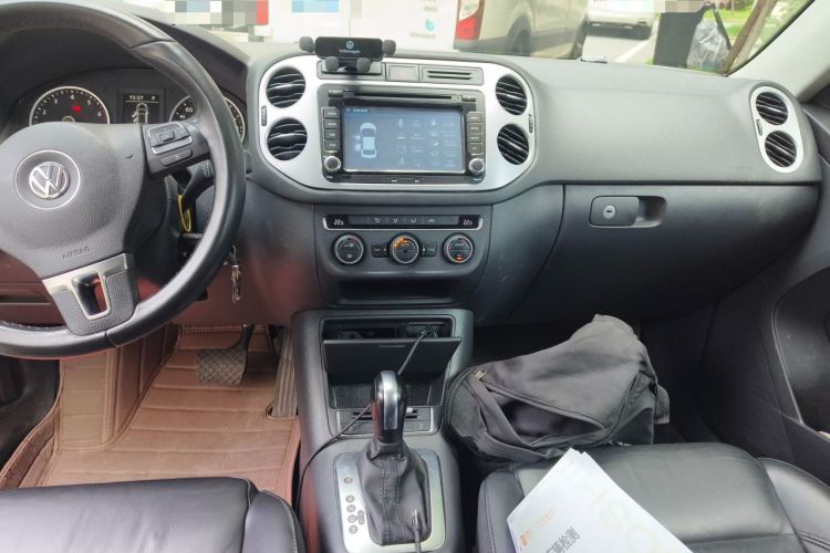 Used Volkswagen Tiguan 2015 1.8TSI Automatic Two-Wheel Drive Comfort Edition Audio And AC Panel
