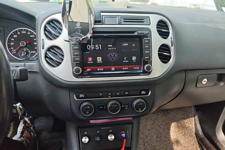 Used Volkswagen Tiguan 2015 1.8TSI Automatic Two-Wheel Drive Comfort Edition Audio And AC Panel