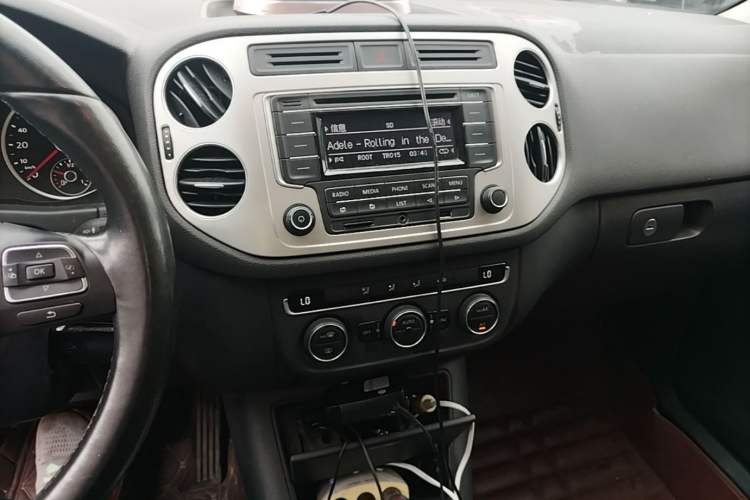 Used Volkswagen Tiguan 2015 1.8TSI Automatic Two-Wheel Drive Comfort Edition Audio And AC Panel