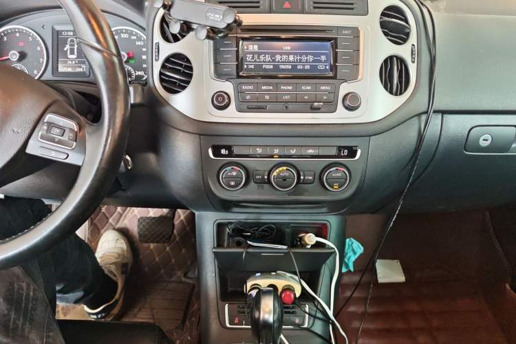 Used Volkswagen Tiguan 2015 1.8TSI Automatic Two-Wheel Drive Comfort Edition Audio And AC Panel