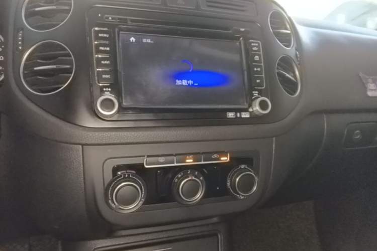 Used Volkswagen Tiguan 2015 1.8TSI Automatic Two-Wheel Drive Trend Edition Audio And AC Panel