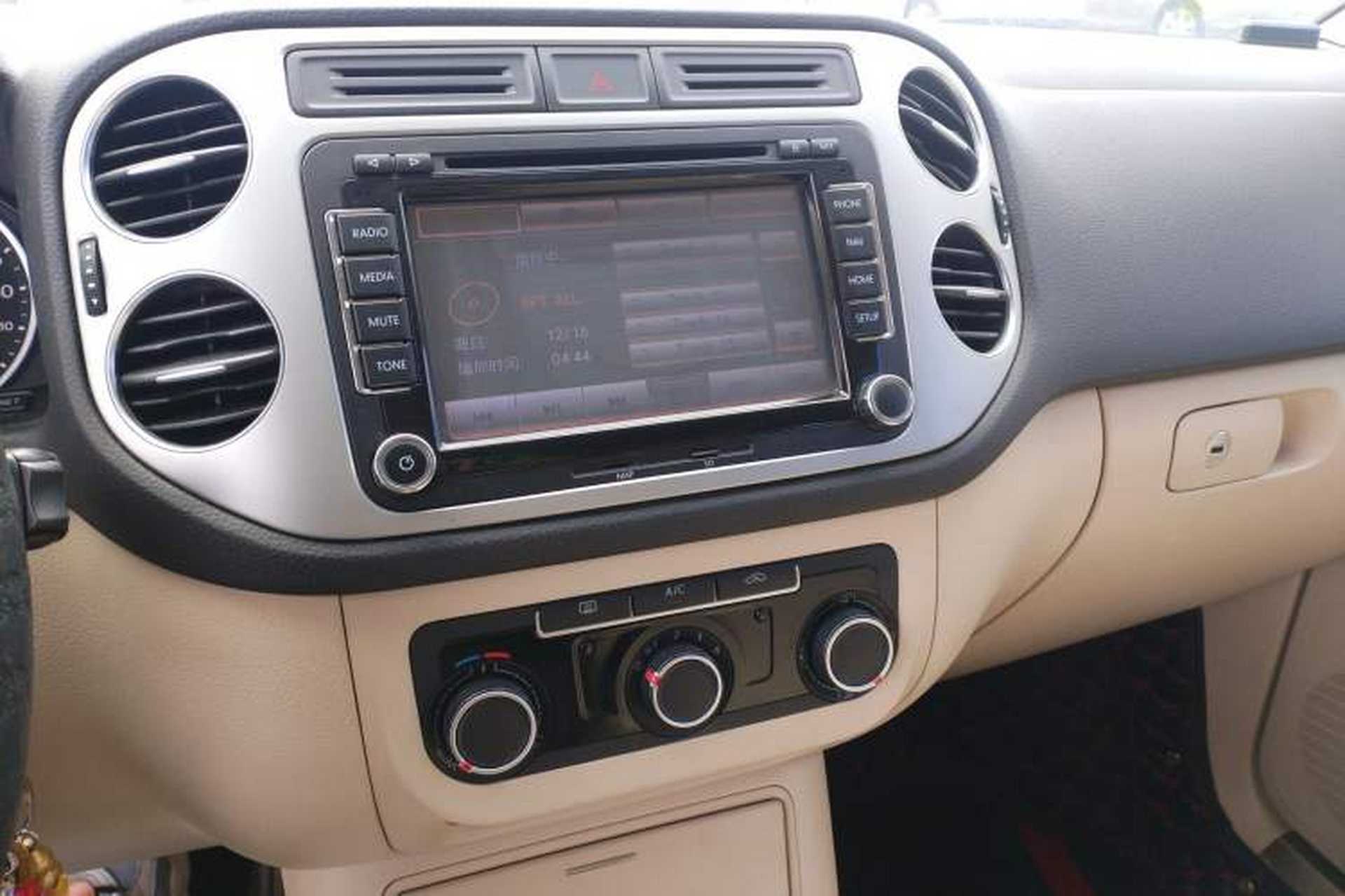 Used Volkswagen Tiguan 2015 1.8TSI Manual Two-Wheel Drive Fashion Edition Audio And AC Panel