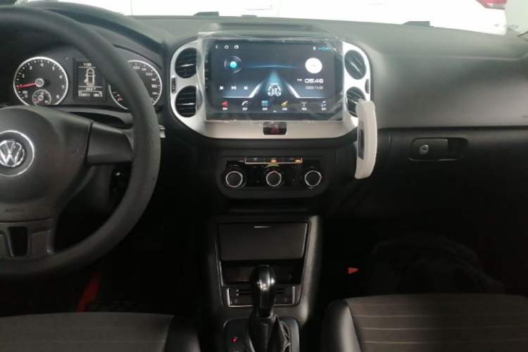 Used Volkswagen Tiguan 2015 1.8TSI Automatic Two-Wheel Drive Trend Edition Audio And AC Panel