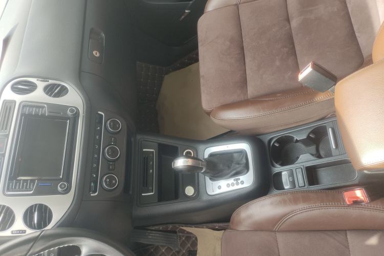 Used Volkswagen Tiguan 2015 2.0 TSI Automatic All-Wheel Drive Flagship Edition Audio And AC Panel