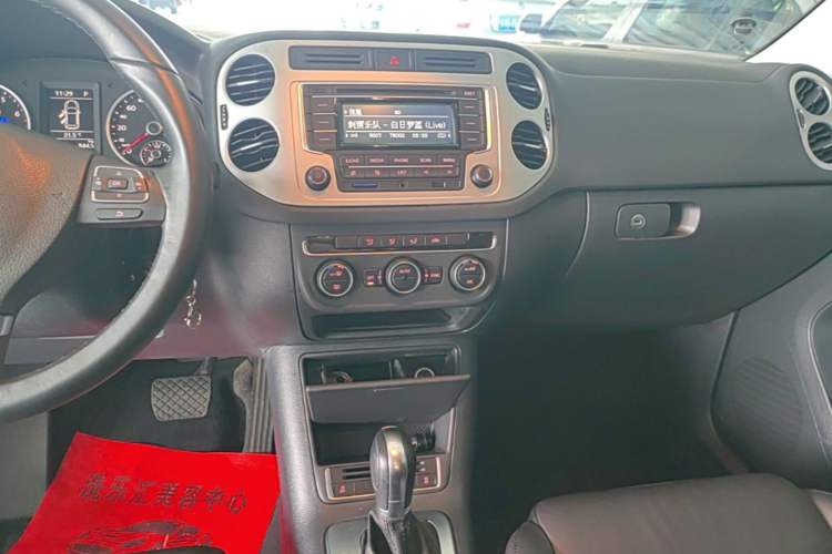 Used Volkswagen Tiguan 2015 1.8TSI Automatic Two-Wheel Drive Comfort Edition Audio And AC Panel