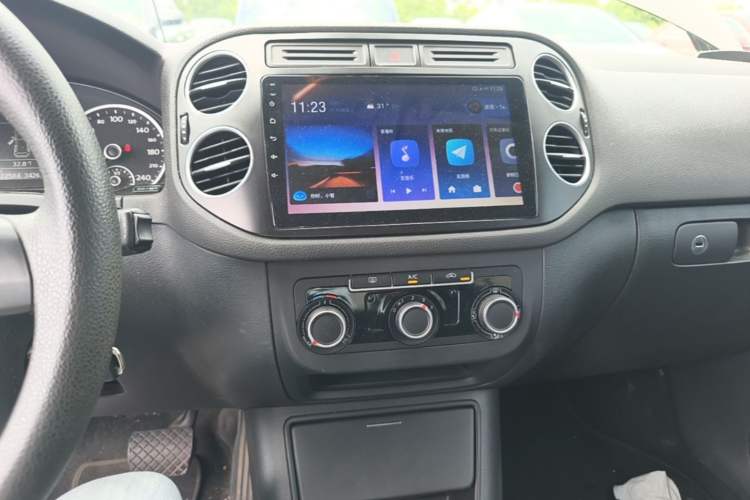 Used Volkswagen Tiguan 2015 1.8TSI Automatic Two-Wheel Drive Trend Edition Audio And AC Panel