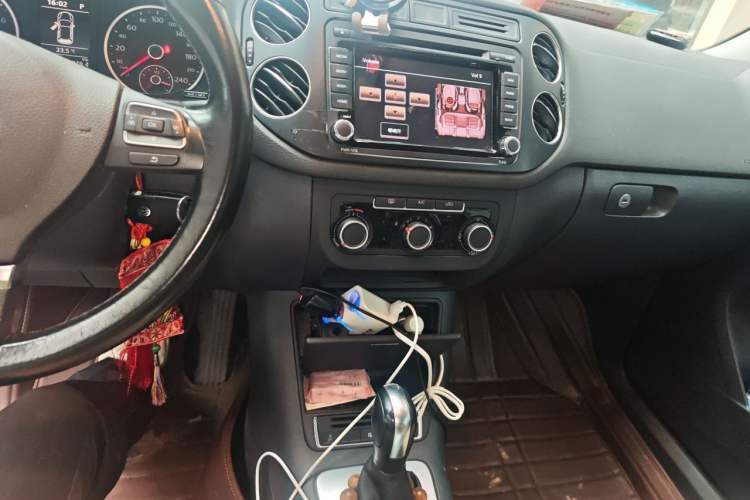 Used Volkswagen Tiguan 2015 1.8TSI Automatic Two-Wheel Drive Trend Edition Audio And AC Panel