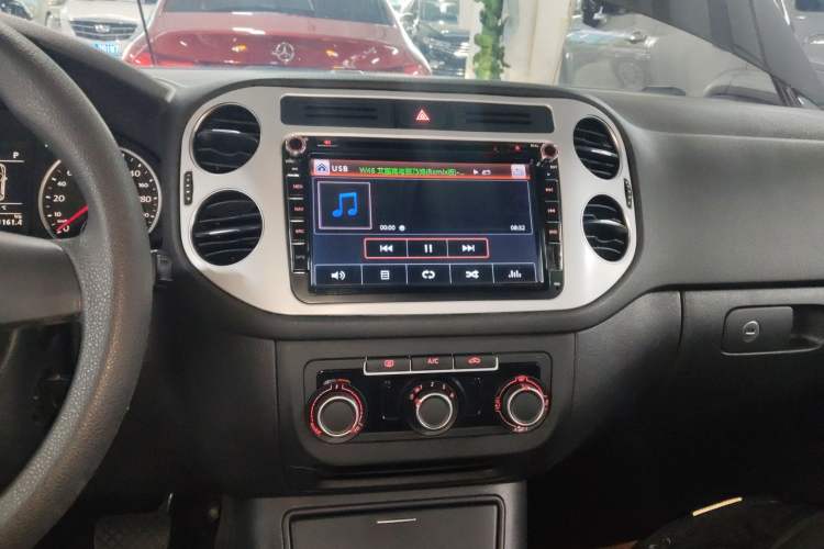 Used Volkswagen Tiguan 2015 1.8TSI Automatic Two-Wheel Drive Trend Edition Audio And AC Panel
