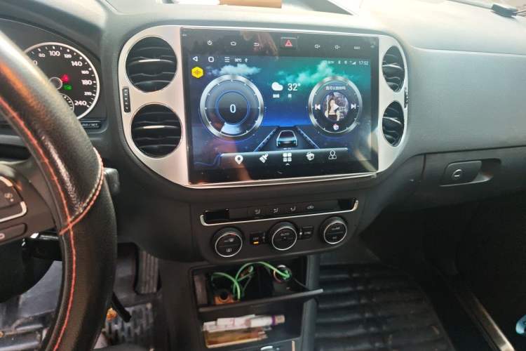 Used Volkswagen Tiguan 2015 1.8TSI Automatic Two-Wheel Drive Comfort Edition Audio And AC Panel