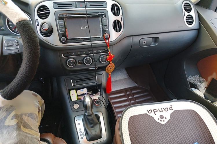 Used Volkswagen Tiguan 2015 1.8TSI Automatic All-Wheel-Drive Luxury Model Audio And AC Panel