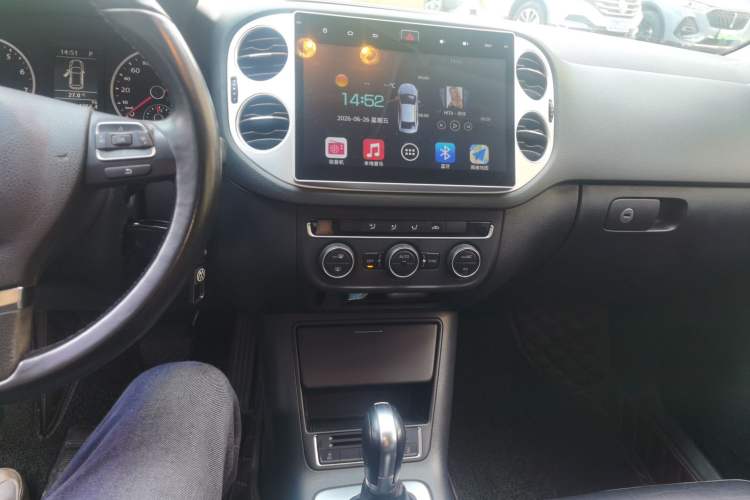 Used Volkswagen Tiguan 2015 1.8TSI Automatic Two-Wheel Drive Comfort Edition Audio And AC Panel