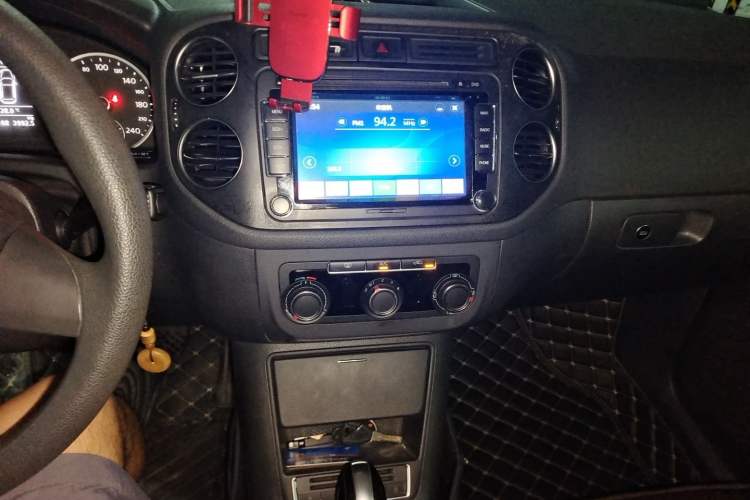 Used Volkswagen Tiguan 2015 1.8TSI Automatic Two-Wheel Drive Trend Edition Audio And AC Panel