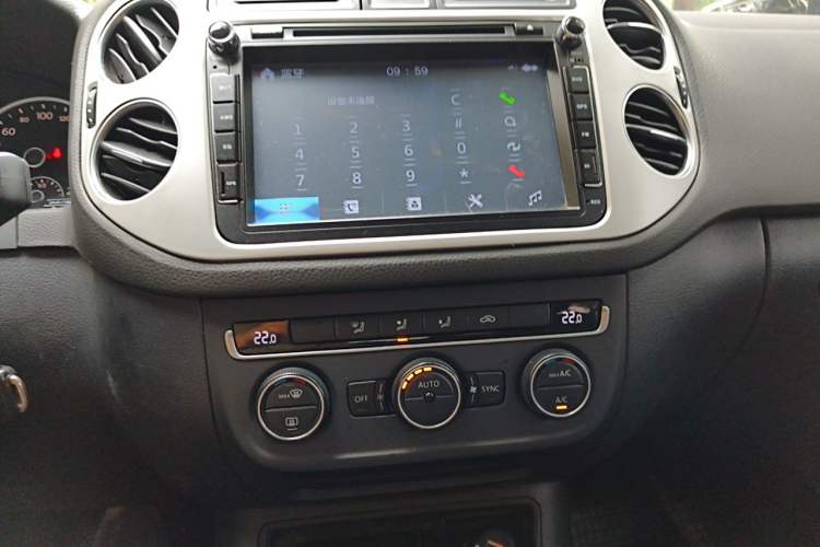 Used Volkswagen Tiguan 2015 1.8TSI Automatic Two-Wheel Drive Comfort Edition Audio And AC Panel