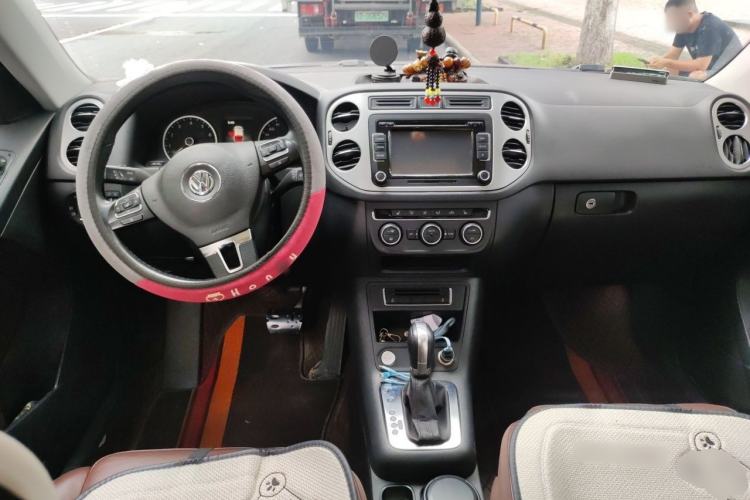 Used Volkswagen Tiguan 2015 1.8TSI Automatic All-Wheel Drive Comfort Edition Center Console