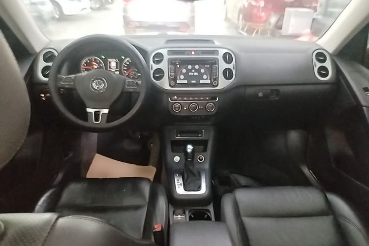 Used Volkswagen Tiguan 2015 1.8TSI Automatic Two-Wheel Drive Luxury Model Center Console