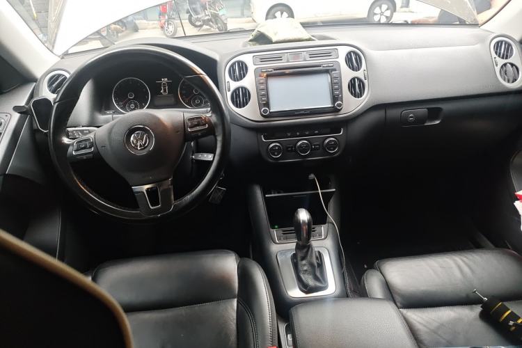 Used Volkswagen Tiguan 2015 1.8TSI Automatic Two-Wheel Drive Comfort Edition Center Console