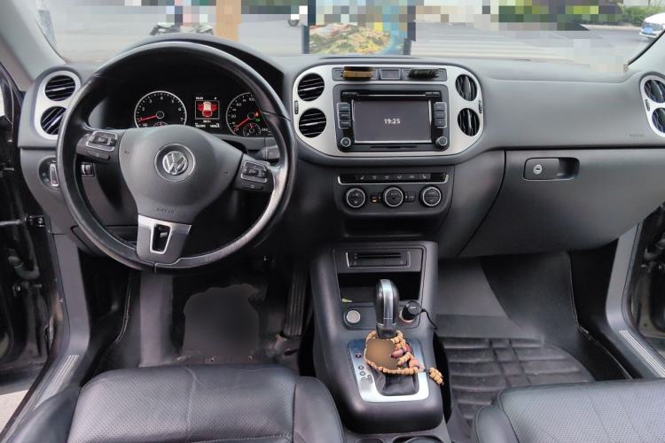 Used Volkswagen Tiguan 2015 1.8TSI Automatic Two-Wheel Drive Luxury Model Center Console