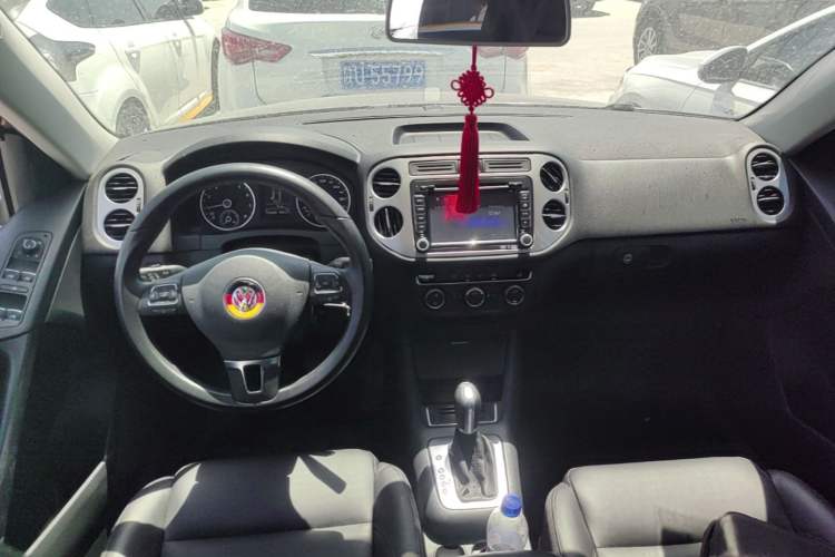Used Volkswagen Tiguan 2015 1.8TSI Automatic Two-Wheel Drive Comfort Edition Center Console