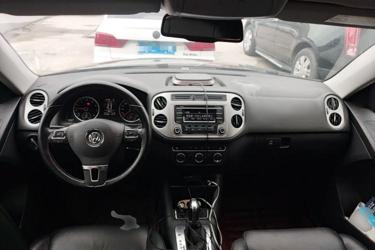 Used Volkswagen Tiguan 2015 1.8TSI Automatic Two-Wheel Drive Comfort Edition Center Console