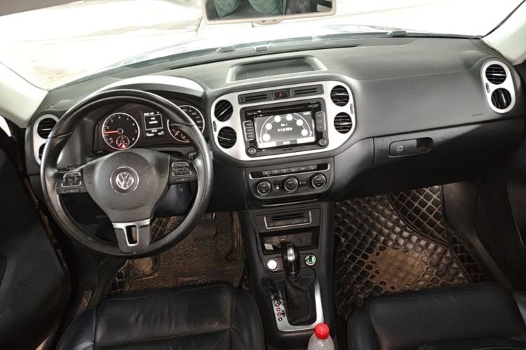 Used Volkswagen Tiguan 2015 1.8TSI Automatic Two-Wheel Drive Luxury Model Center Console