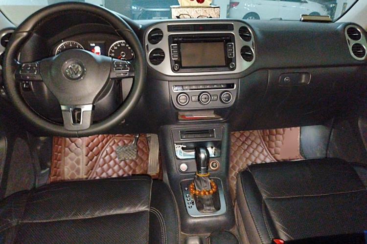Used Volkswagen Tiguan 2015 1.8TSI Automatic Two-Wheel Drive Luxury Model Center Console