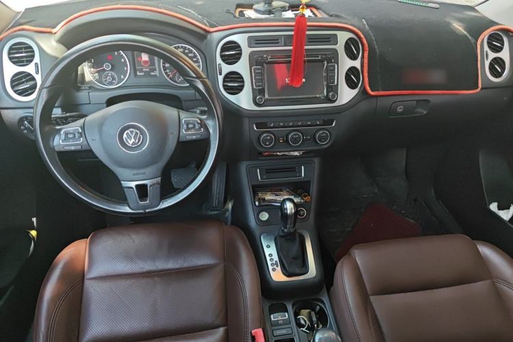 Used Volkswagen Tiguan 2015 1.8TSI Automatic Two-Wheel Drive Luxury Model Center Console