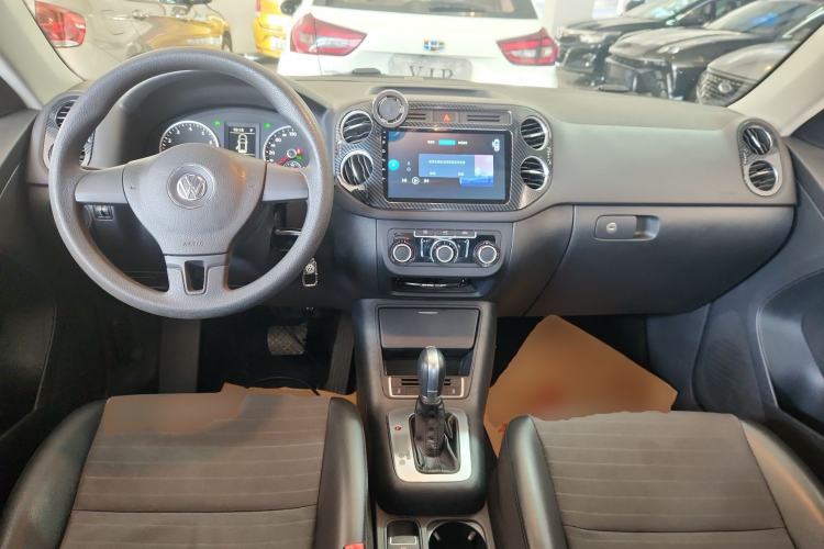 Used Volkswagen Tiguan 2015 1.8TSI Automatic Two-Wheel Drive Trend Edition Center Console