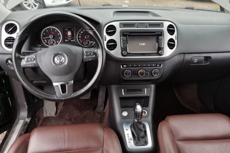 Used Volkswagen Tiguan 2015 1.8TSI Automatic Two-Wheel Drive Luxury Model Center Console