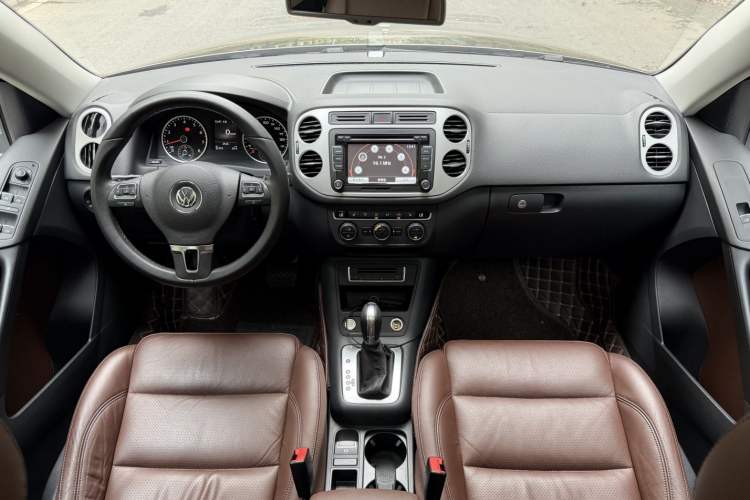 Used Volkswagen Tiguan 2015 1.8TSI Automatic Two-Wheel Drive Luxury Model Center Console