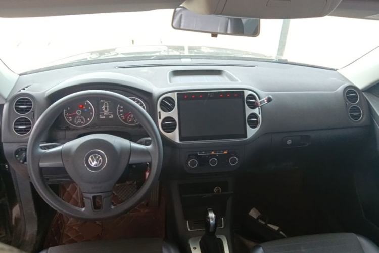 Used Volkswagen Tiguan 2015 1.8TSI Automatic Two-Wheel Drive Trend Edition Center Console