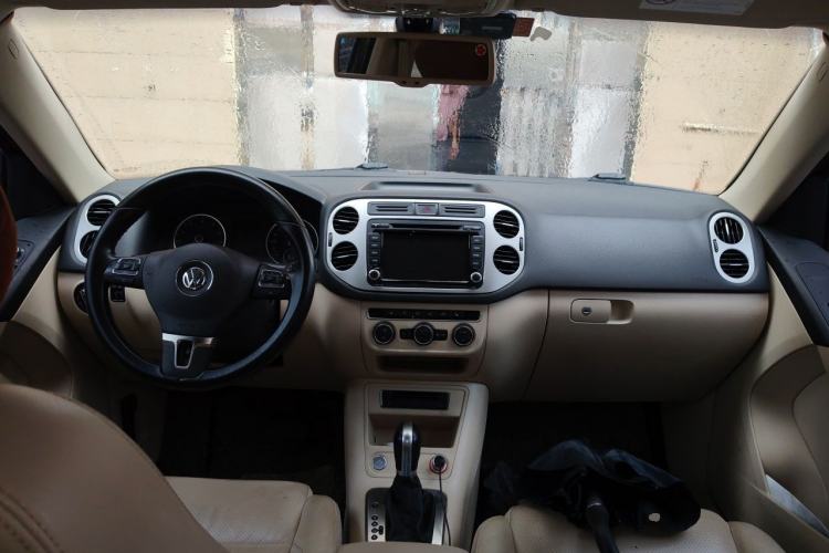 Used Volkswagen Tiguan 2015 1.8TSI Automatic Two-Wheel Drive Luxury Model Center Console