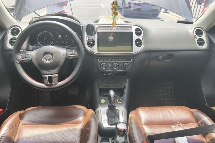 Used Volkswagen Tiguan 2015 1.8TSI Automatic Two-Wheel Drive Luxury Model Center Console