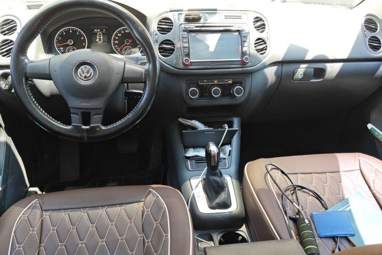 Used Volkswagen Tiguan 2015 1.8TSI Automatic Two-Wheel Drive Trend Edition Center Console