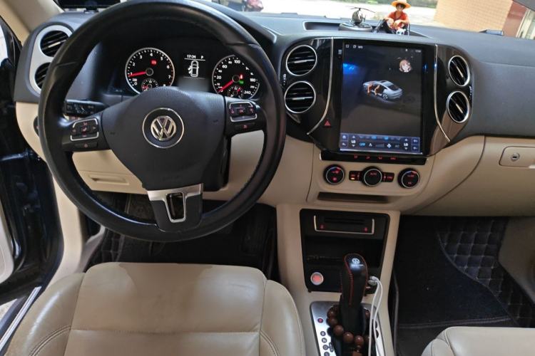 Used Volkswagen Tiguan 2015 1.8TSI Automatic Two-Wheel Drive Comfort Edition Center Console