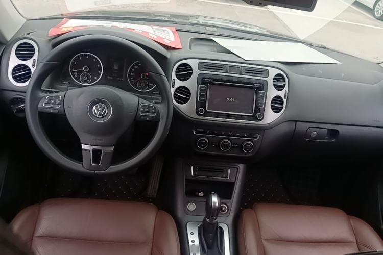 Used Volkswagen Tiguan 2015 1.8TSI Automatic Two-Wheel Drive Luxury Model Center Console