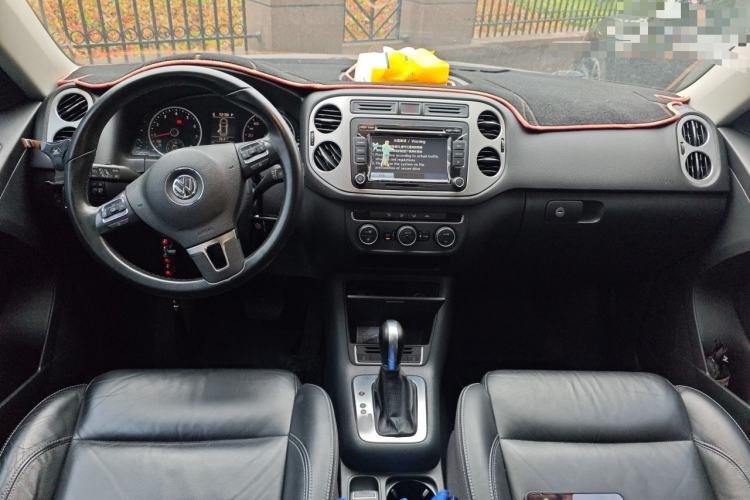 Used Volkswagen Tiguan 2015 1.8TSI Automatic Two-Wheel Drive Comfort Edition Center Console