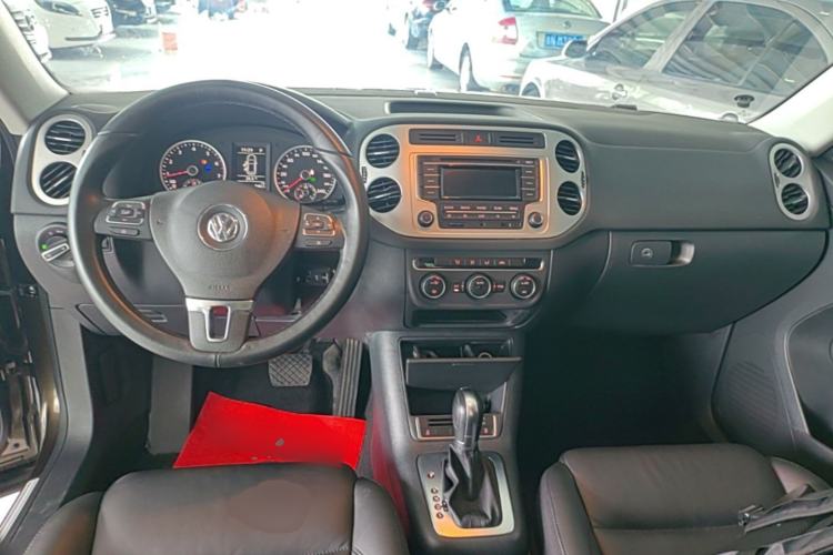 Used Volkswagen Tiguan 2015 1.8TSI Automatic Two-Wheel Drive Comfort Edition Center Console