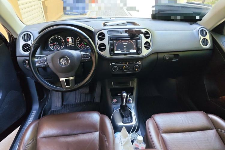 Used Volkswagen Tiguan 2015 2.0 TSI Automatic All-Wheel Drive Luxury Edition Center Console